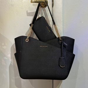 Michael Kors - Jet Set Large Saffiano Leather Shoulder Bag and Matching Wallet